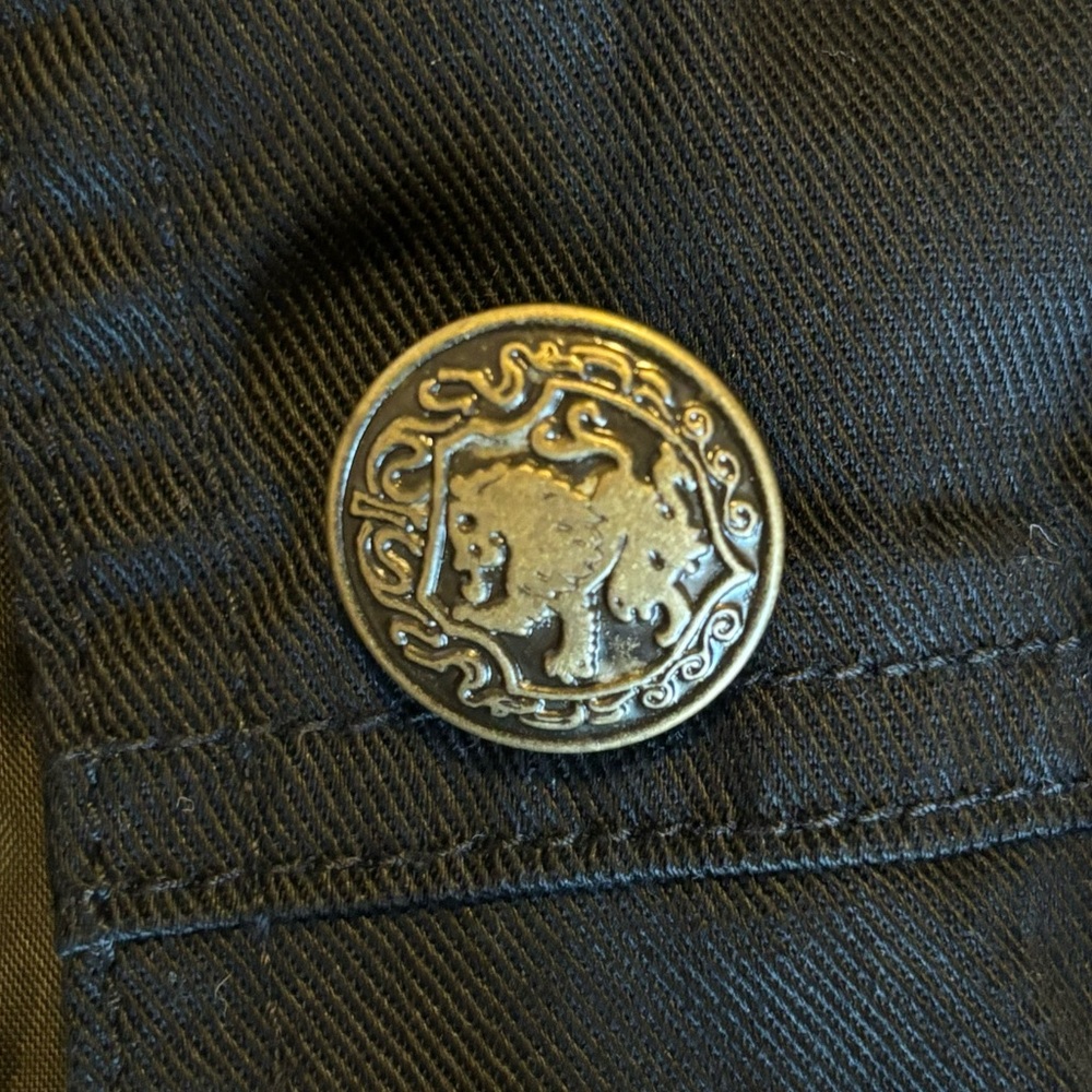Harry Potter Gryffindor Jacket - Picture 7 of 7